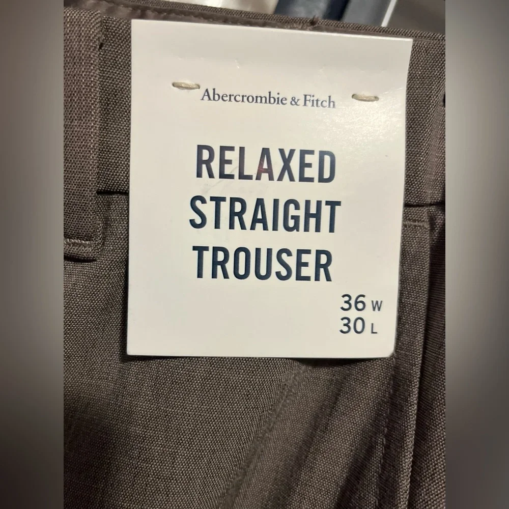 A&F NWT Men’s Relaxed Straight Trouser 36x30 Brown